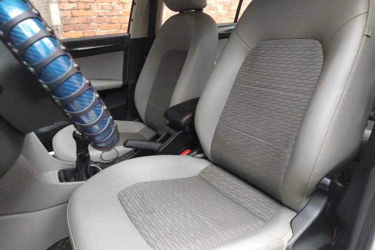 Used Skoda Rapid 2015 1.6L Manual Smart Selection Model
