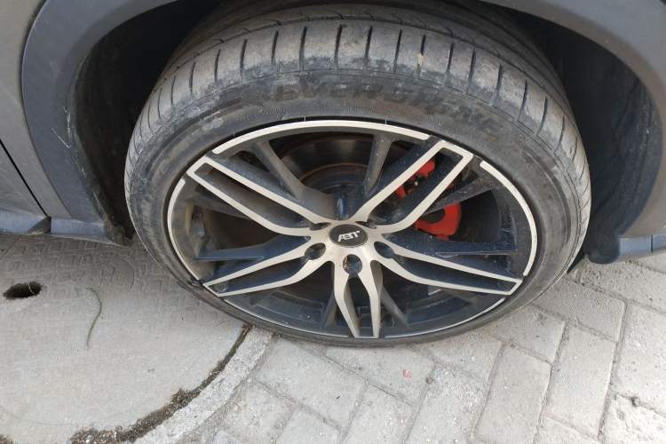 Used XPeng G3 2019 Enjoy Edition Right Front Wheel Hub