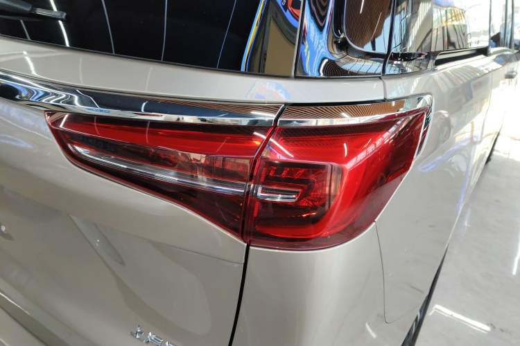 Used Buick GL8 2022 ES Landtrek 653T Luxury Edition
