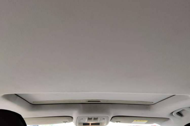 Used Chevrolet Cruze 2018 Hatchback 320 Automatic Pioneer Sunroof Edition Headliner