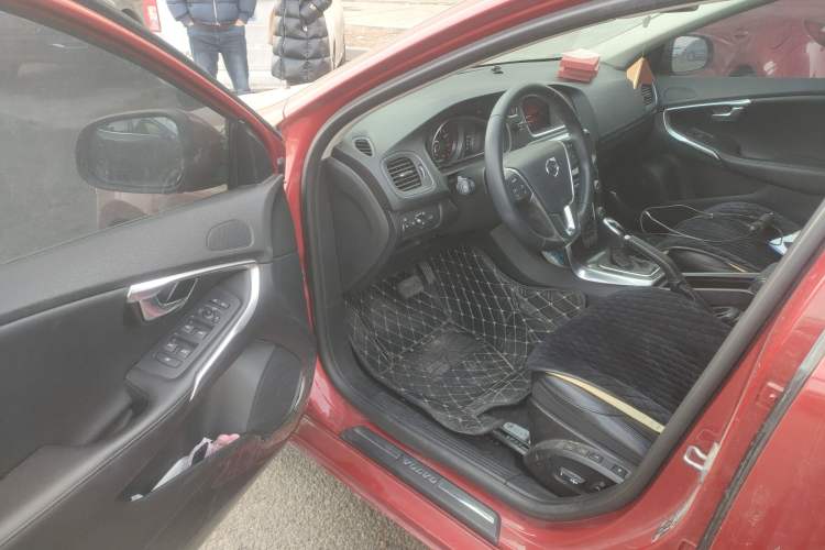 Used Volvo V40 2018 T3 Zhiya Edition