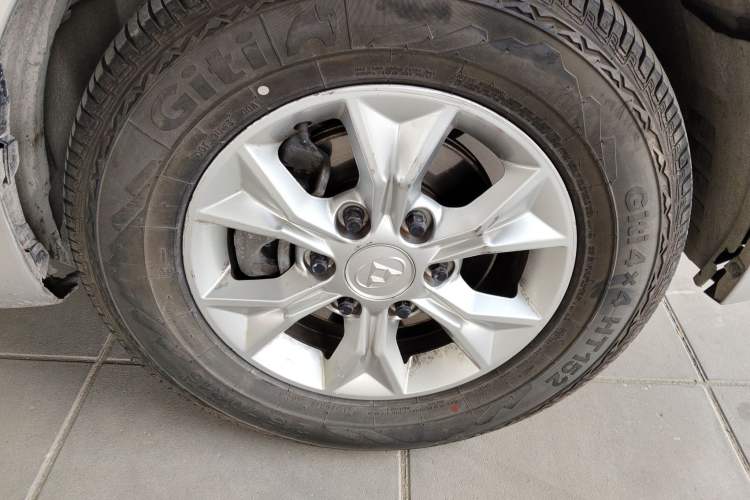 Used SAIC MAXUS G10 2015 2.0T Automatic Anniversary Edition