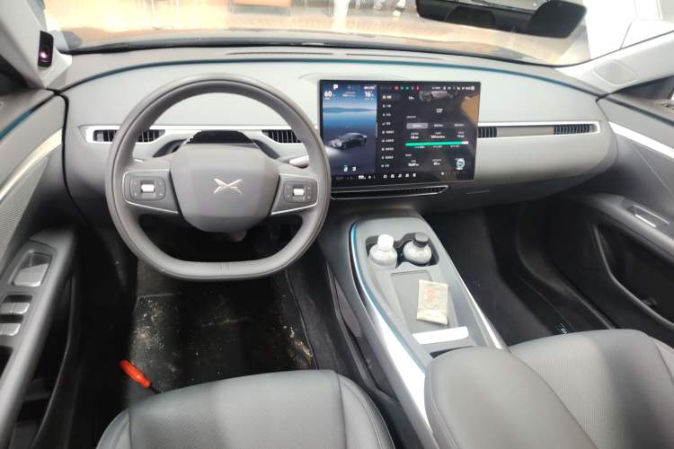 Used XPeng MONA M03 2025 600 with Ultra-Long Range Max Center Console