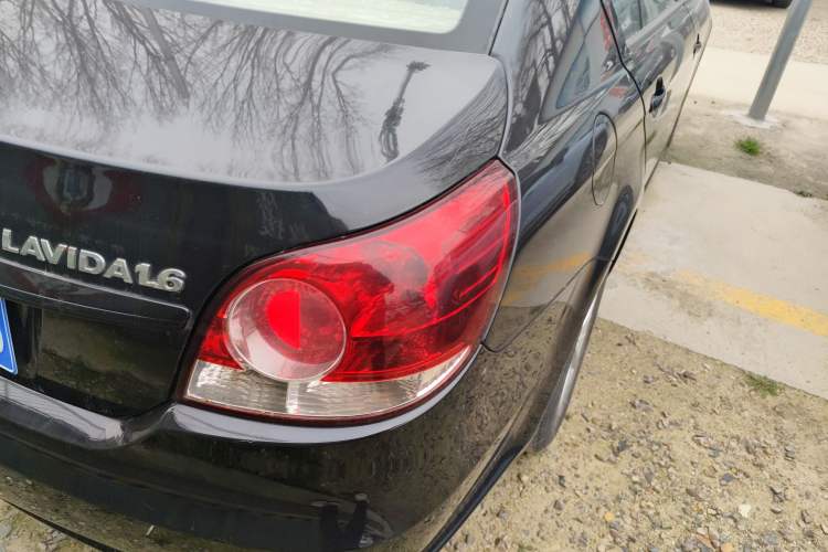 Used Volkswagen Lavida 2013 Classic 1.6L Manual Fashion Edition