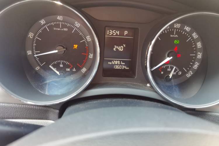 Used Skoda Superb 2009 1.8TSI Automatic Elegant Edition Odometer Close Up