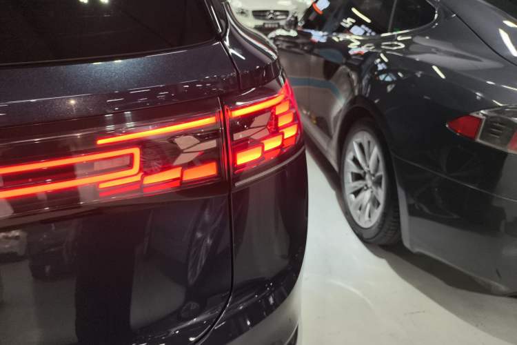 Used Volkswagen ID.6 CROZZ 2022 Long-Range PRO Edition