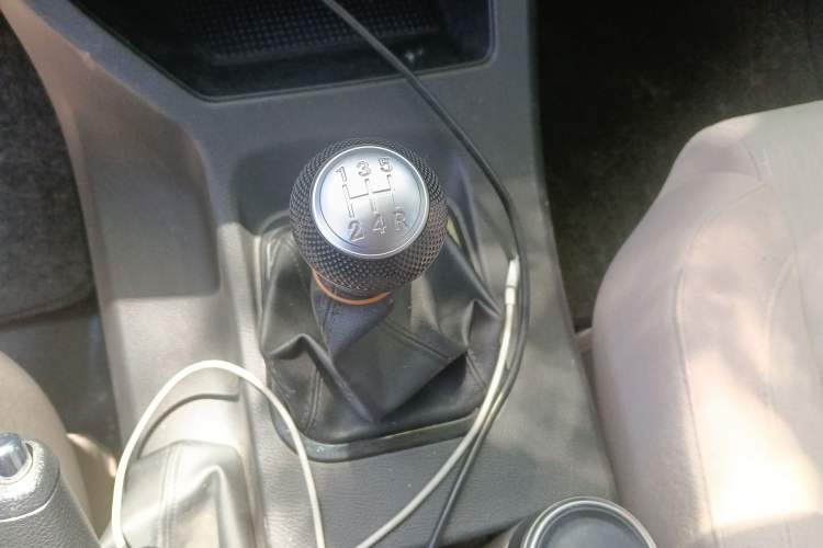 Used FORTHING Lingzhi 2023 M5L 1.6L Base Model 5 Seats
