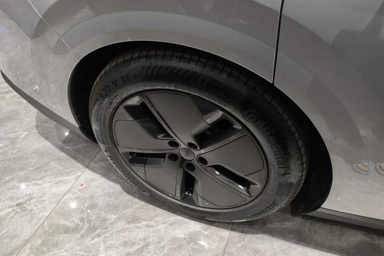 Used Li Auto i8 2025 Model Standard Version
