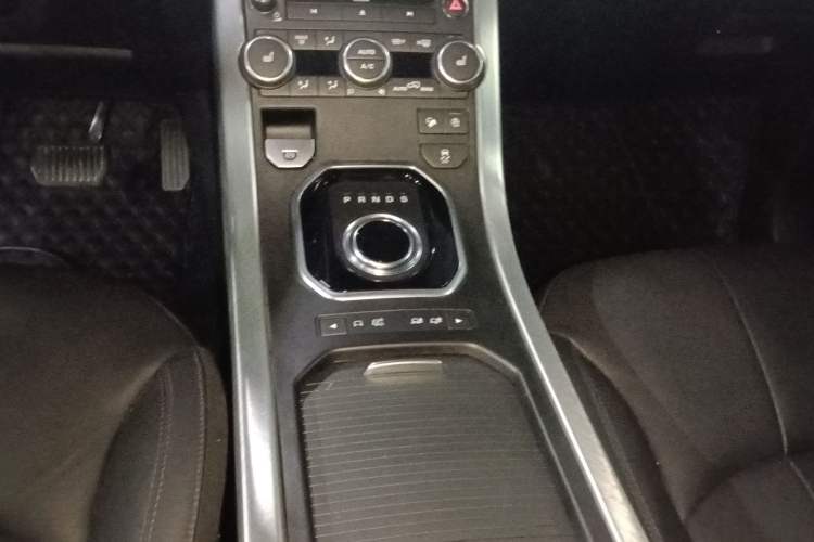 Used Land Rover Range Rover Evoque 2018 240 PS SE Smart Brilliance Edition