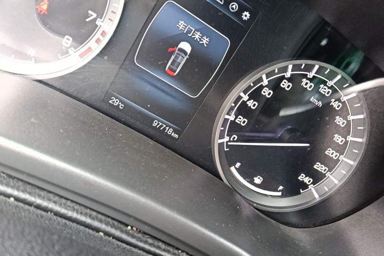 Used CHANGAN Raeton CC 2018 1.5T Automatic Haoya Model Guangmang Edition China V Standard
