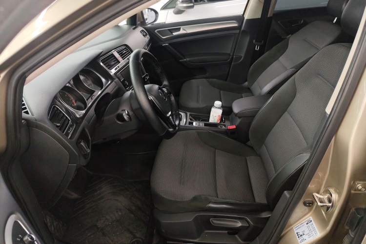 Used Volkswagen Golf 2018 230TSI Automatic Comfort Model
