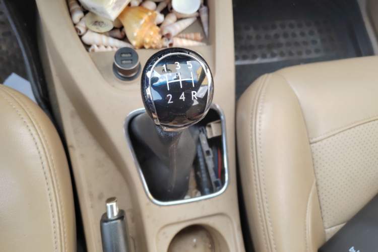 Used Wuling Hongguang 2014 1.5L S Comfort Model
