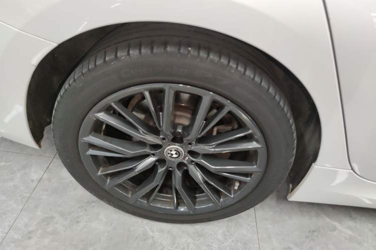 Used BMW 3 Series 2023 325Li M Sport Night Edition Package Right Rear Wheel Hub