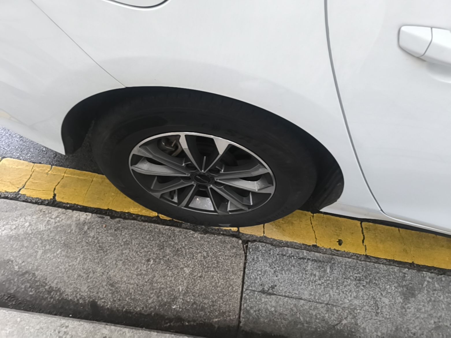 BYD Destroyer 05 2024 HONOR Edition DM-i 55KM Luxury Model — снимка 11