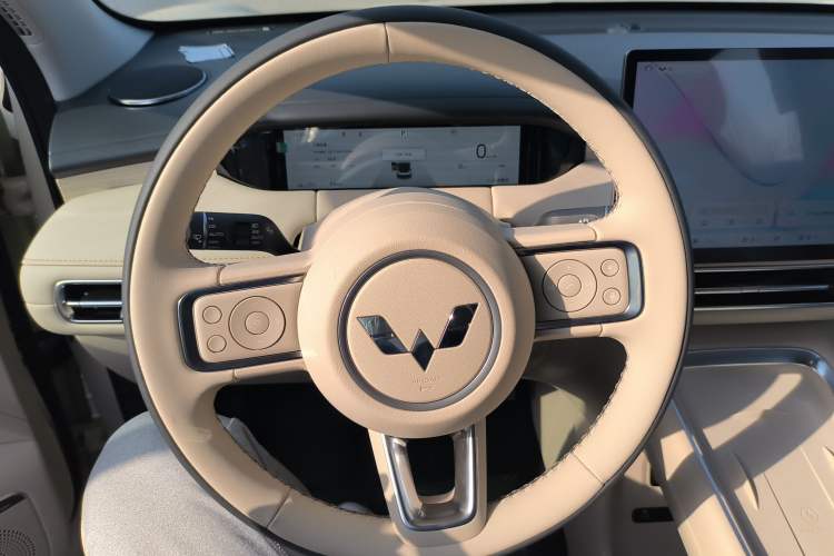 Used Wuling Bingo S 2025 Model 325km Deluxe Edition
