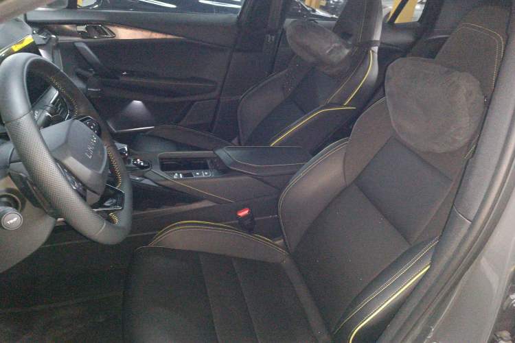 Used Lynk & Co 06 2023 Remix 1.5T Dynamic Halo
