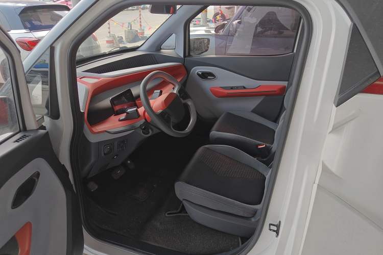Used Baojun E200 2019 250KM Smart Enjoyment Version Left Front Seat