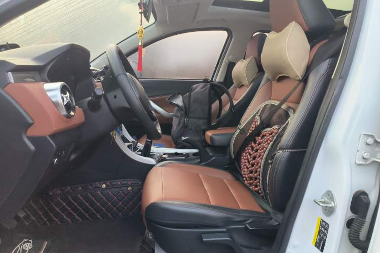 Used BAIC Ruixiang X3 2022 1.5L Manual Luxury Version 7 Seats Left Front Seat