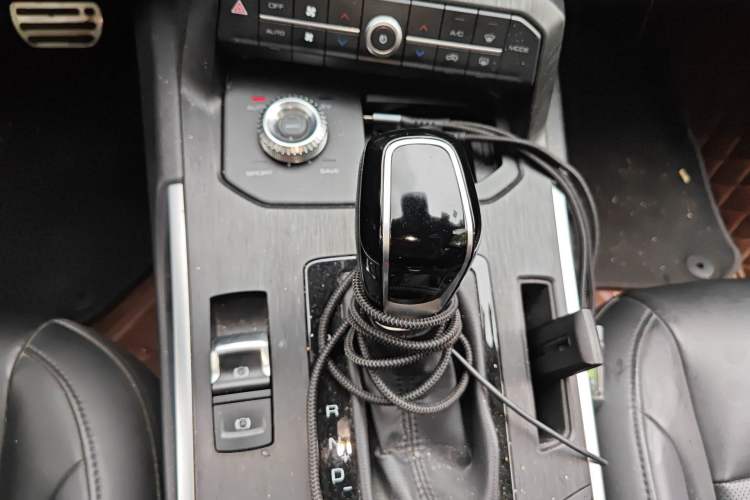 Used Wey P8 2018 2.0T Premium Edition Gear Lever