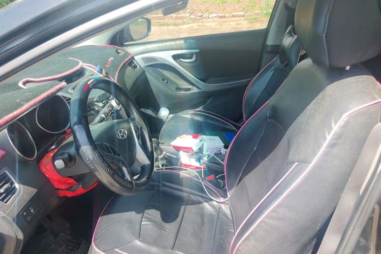 Used Hyundai Elantra (5th Generation / Langdong) 2015 1.6L Manual Leading Model
