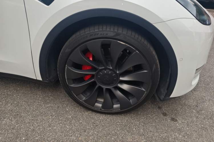 Used Tesla Model Y 2023 High-Performance All-Wheel-Drive Version