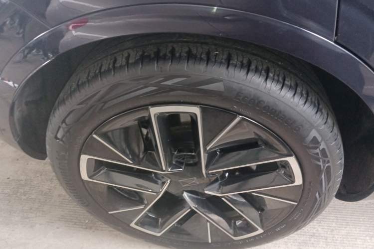 Used Avatr 11 2022 Long-Range Dual-Motor Luxury Edition 5 Seats
