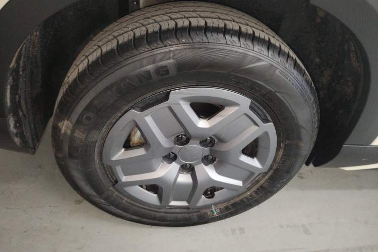 Used BYD Yuan UP 2024 401 km Active Version Right Rear Wheel Hub
