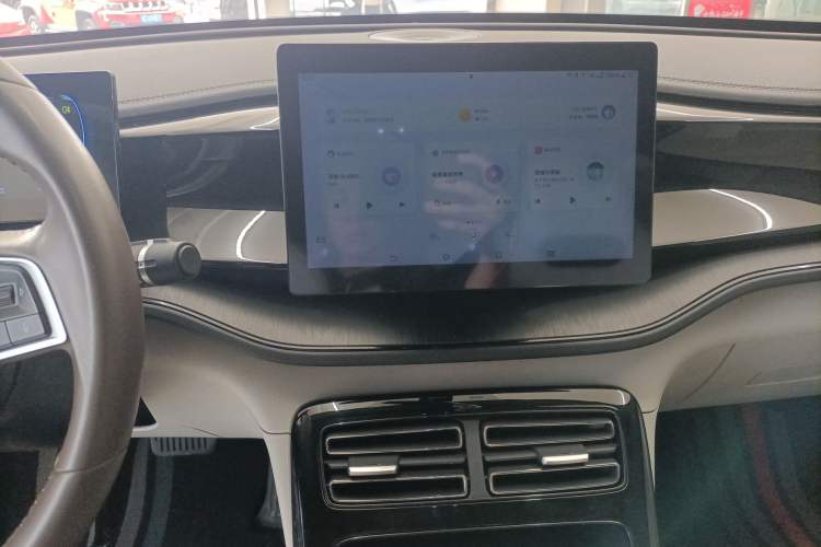 Used BYD Qin PLUS 2024 HONOR Edition DM-i 55KM Leading Model Audio And AC Panel