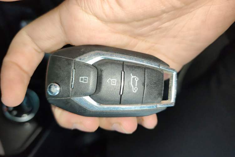 Used SAIC MAXUS EV30 2022 Pure Electric Smart Logistics Expert with Short Wheelbase Guoxuan