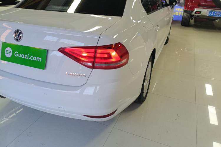 Used Volkswagen Lavida 2017 1.6L Manual Fashion Edition
