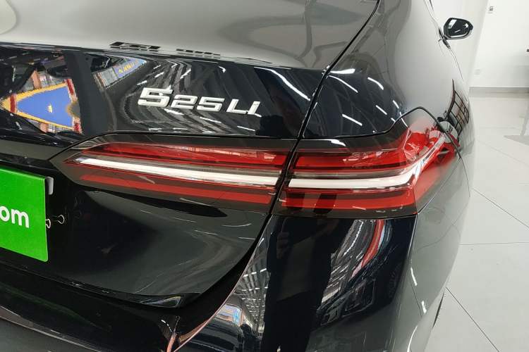 Used BMW 5 Series 2026 Facelift Model 525Li M Sport Package
