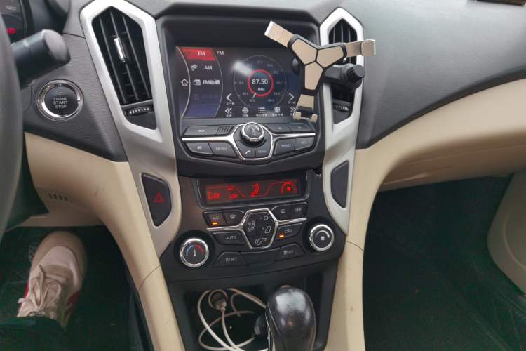 Used Chery Arrizo 7 2013 1.6L CVT Zhixiang Edition Audio And AC Panel