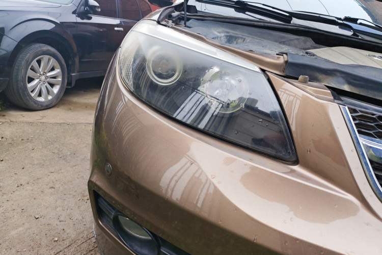 Used BYD S6 2012 2.0L Manual Luxury Version
