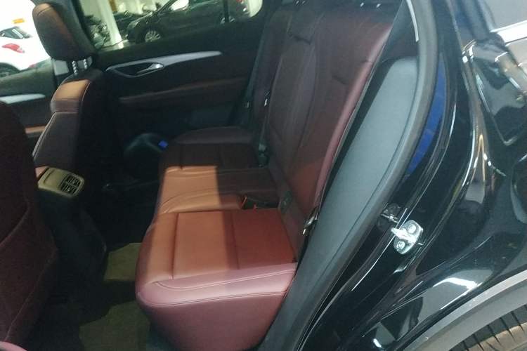 Used Buick Envision 2025 Encore Plus 28T Two-Wheel-Drive Platinum Edition