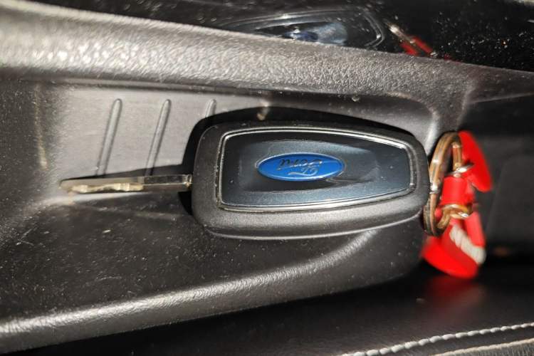 Used Ford Focus 2012 Hatchback 1.6L Automatic Fashion Edition Vehicle Key