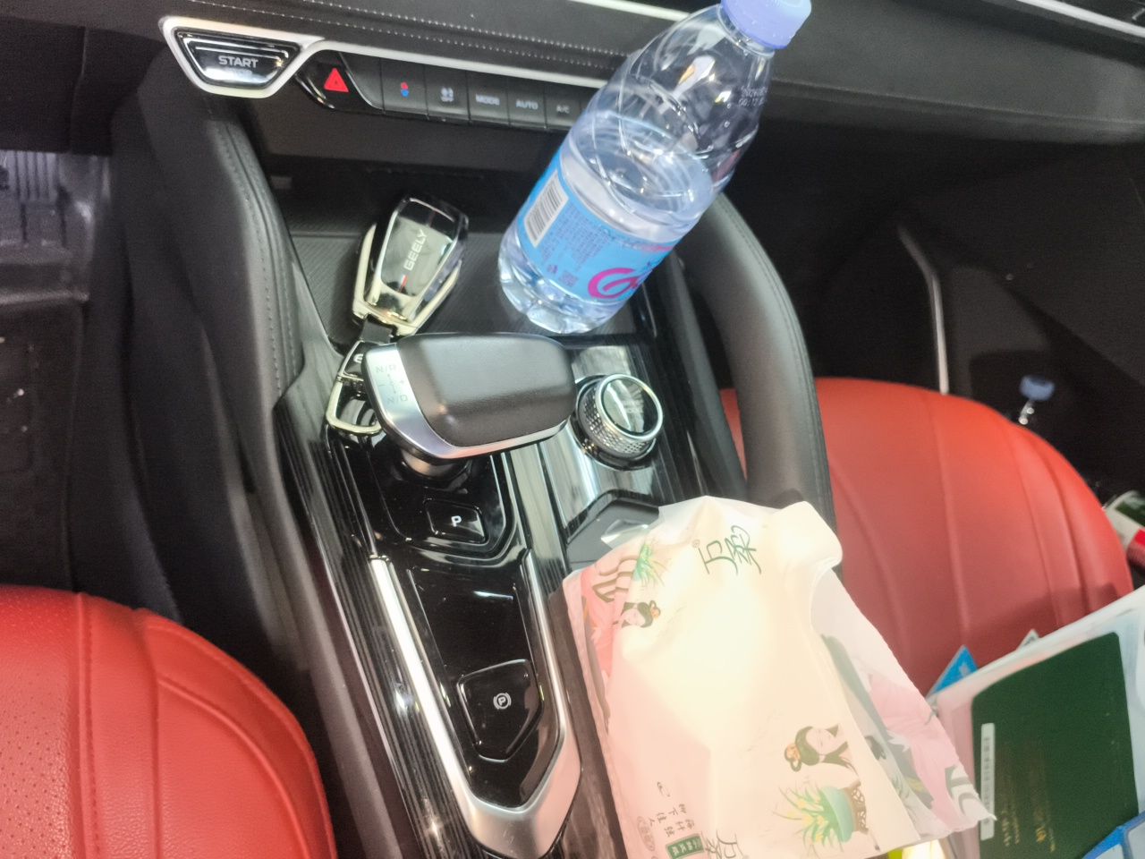 Geely Auto Monjaro L 2024 2.0TD High-Power Automatic Two-Wheel Drive Skyline Edition — снимка 14