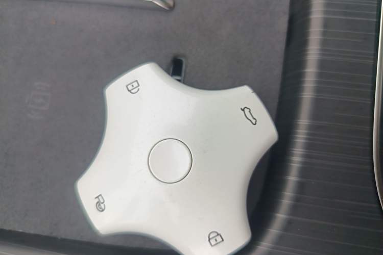 Used Dongfeng eπ eπ007 2025 Model Range-Extended 230 Leading Supreme Edition
