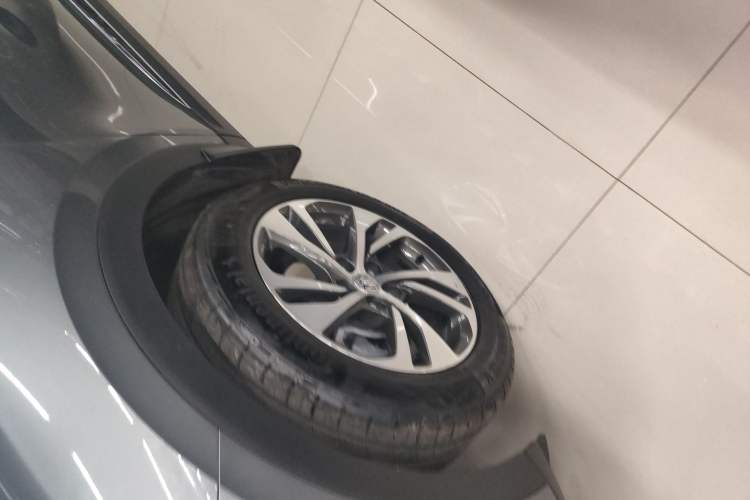 Used Buick Envision 2022 Encore S 552T Two-Wheel-Drive Luxury Model