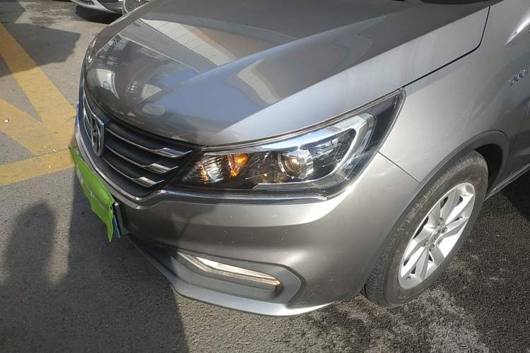Used Baojun 310W 2017 1.5L Manual Fashion Model China V
