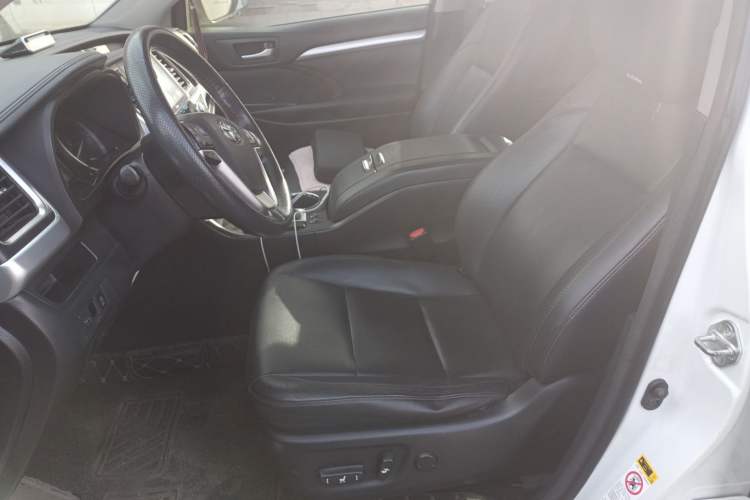 Used Toyota Highlander 2017 2.0T Four-Wheel Drive Luxury Edition 7 Seats