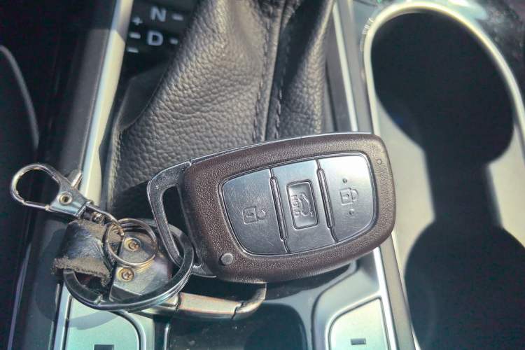 Used Hyundai Tucson 2019 280TGDi Dual-Clutch Two-Wheel Drive Smart Connect Version China VI Vehicle Key