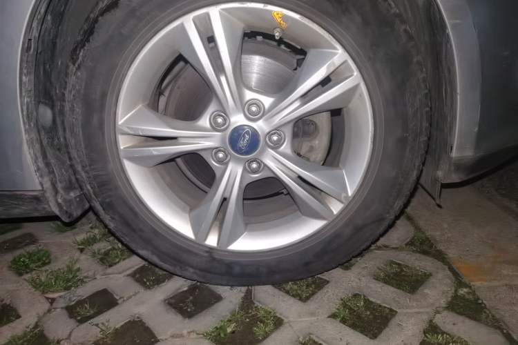 Used Ford Focus 2012 Hatchback 1.6L Automatic Fashion Edition
