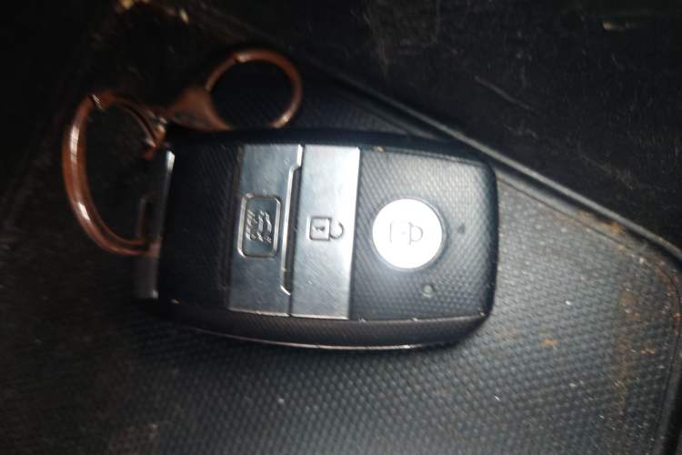 Used Kia KX Cross 2017 1.4L AT GLS
