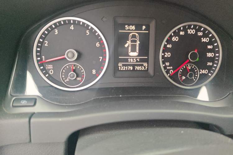 Used Volkswagen Tiguan 2012 1.8TSI Automatic Two-Wheel Drive Trend Edition Odometer Close Up