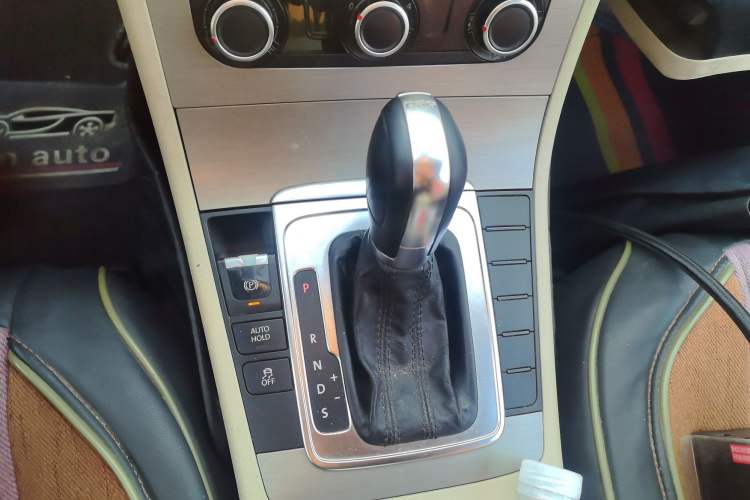 Used Volkswagen Magotan 2012 Revised 1.4 TSI Comfort Version Gear Lever