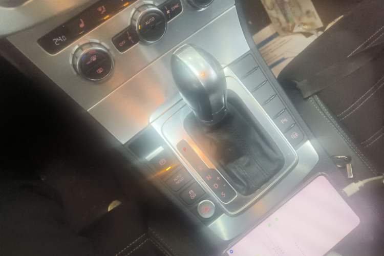 Used Volkswagen FAW-Volkswagen CC 2016 2.0 TSI Luxury Model
