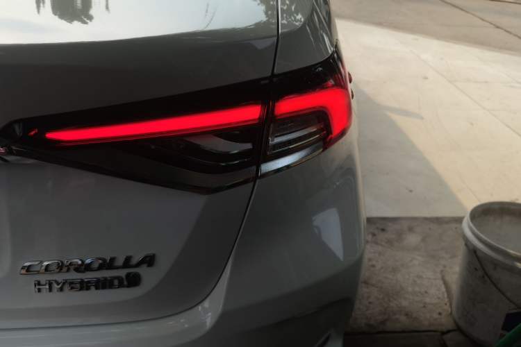 Used Toyota Corolla 2021 Dual-Motor 1.8L E-CVT Elite Edition
