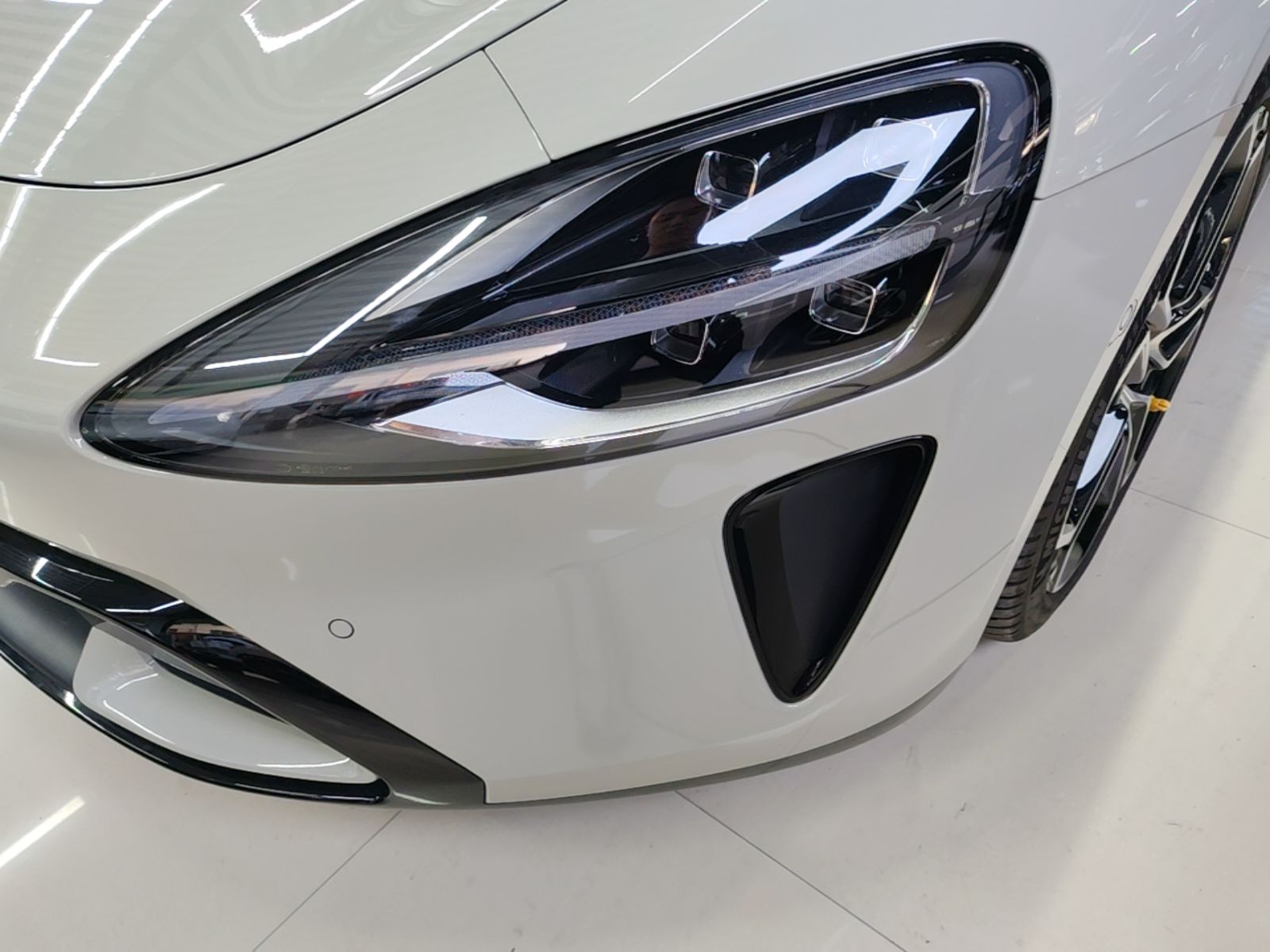 Xiaomi Auto SU7 2024 Rear-Drive Ultra-Long Range Advanced Pro-Level Intelligent Driving Version — снимка 8