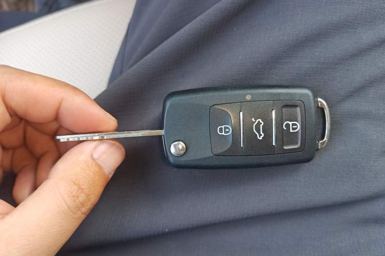 Used Geely Auto Classic Emgrand 2013 Sedan 1.5L Manual Elite Model Vehicle Key