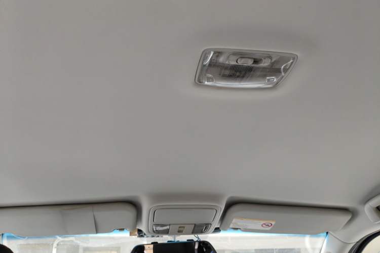 Used JMC Yusheng S350 2013 2.4T Automatic 4x4 Diesel Luxury 5-Seater Headliner